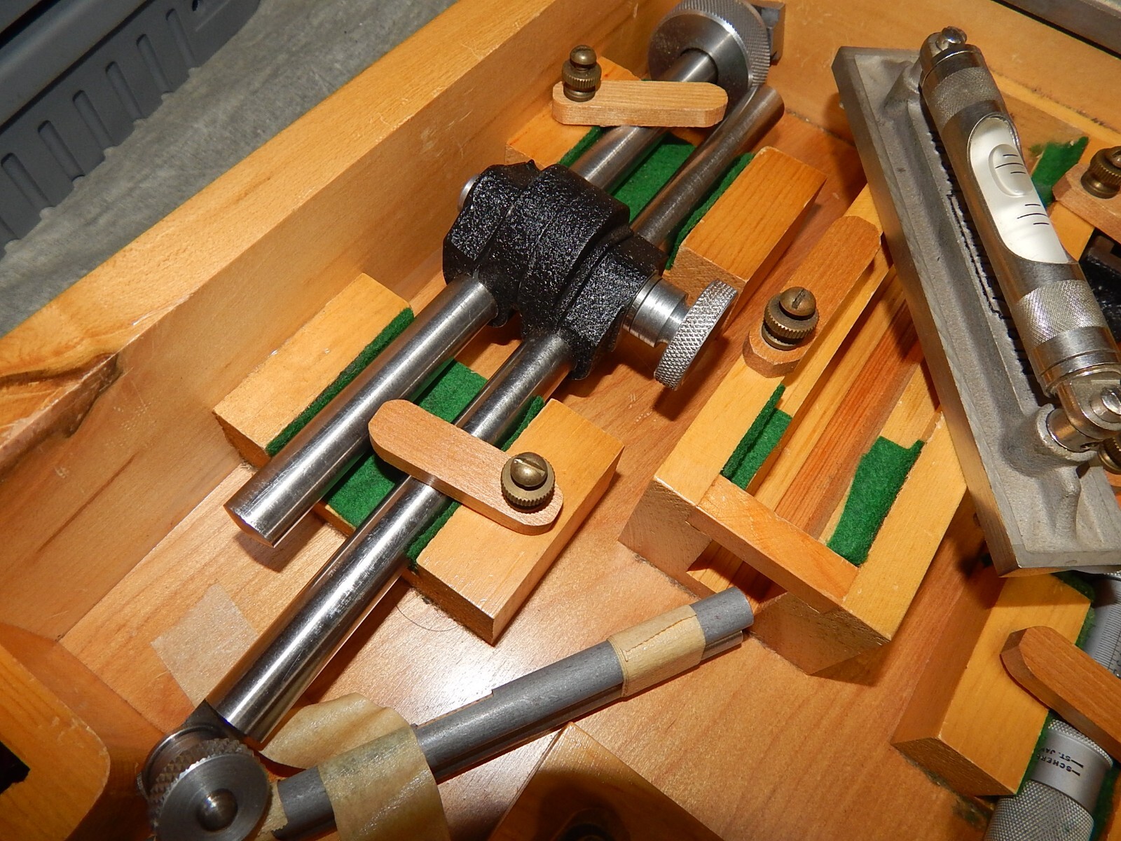 Machinists Tool set with Micrometer, levels and other tools Special purpose ????