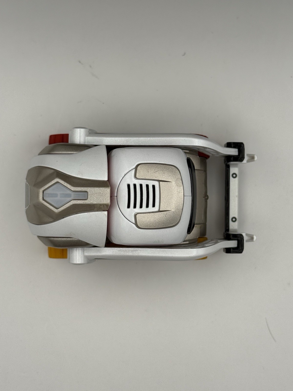 Anki 300-00046 Cozmo Robot With 3 Cubes Charger Case And More POWERS ON; AS-IS!