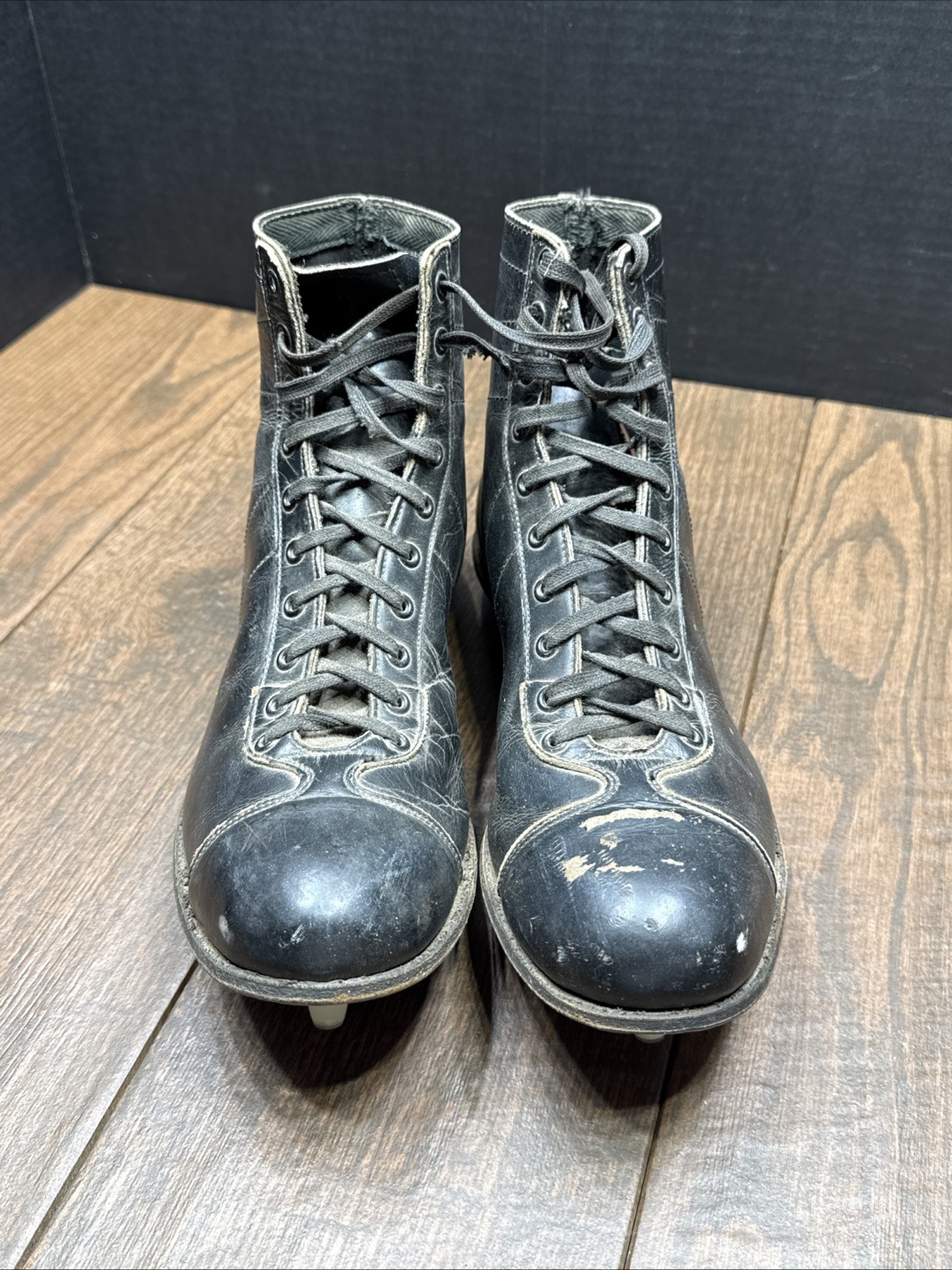 Vintage SPALDING LEATHER 1940s D Spot Bilt Black Football Shoes leather Cleats