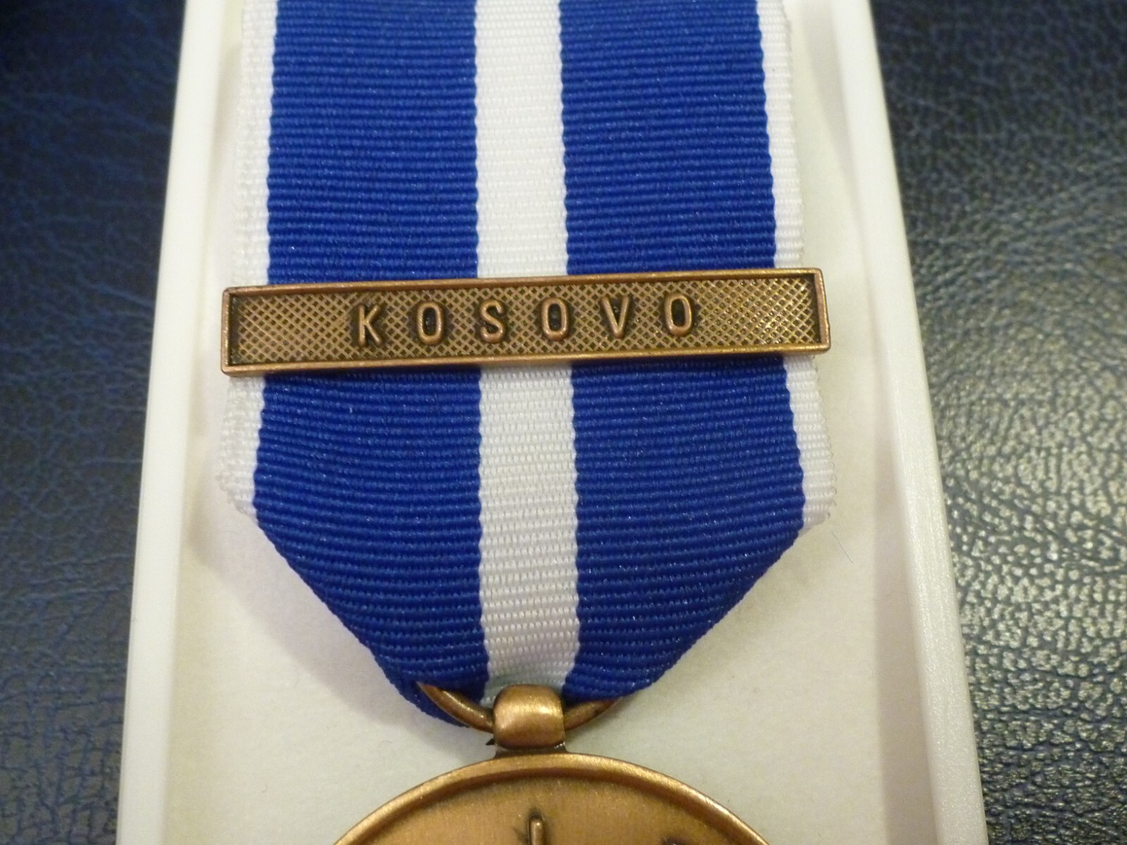 GENUINE NATO MEDAL FOR KOSOVO IN NATO BOX OF ISSUE - EXCELLENT CONDITION