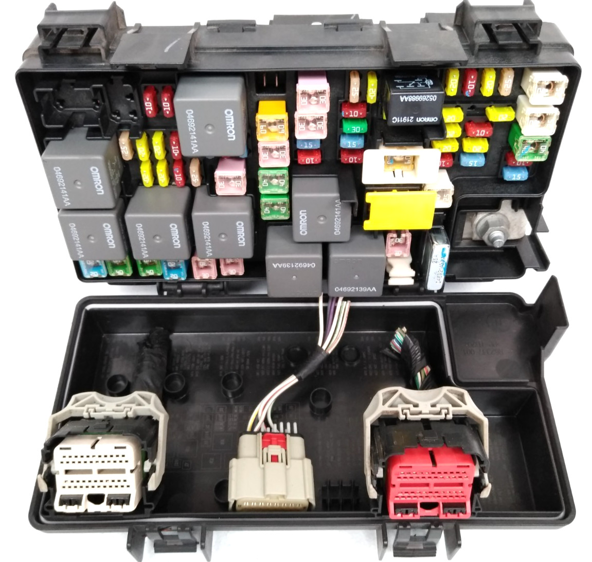 04692300AC Jeep 2009 2010 Liberty Fuse Box Dodge Nitro Front Relay Engine OEM J8