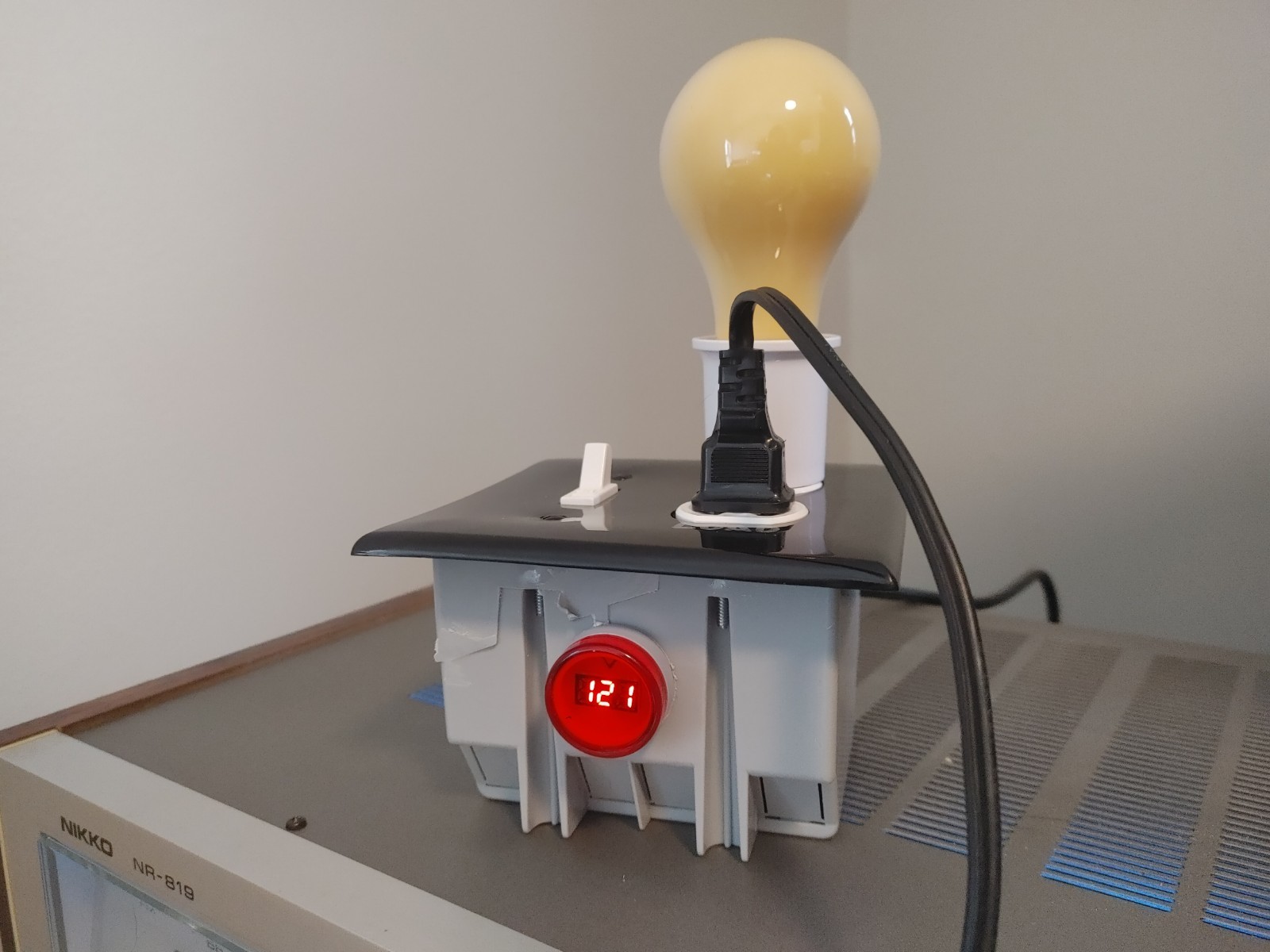 Dim Bulb Tester w/ 100W Bulb & Voltmeter Current Limiter for Amplifiers Stereos