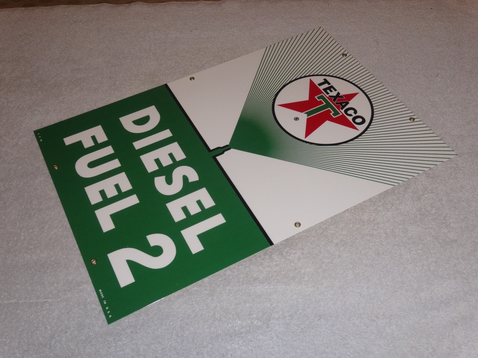 VINTAGE TEXACO DIESEL FUEL 2 GREEN SPRAYER 18" PORCELAIN METAL GASOLINE OIL SIGN