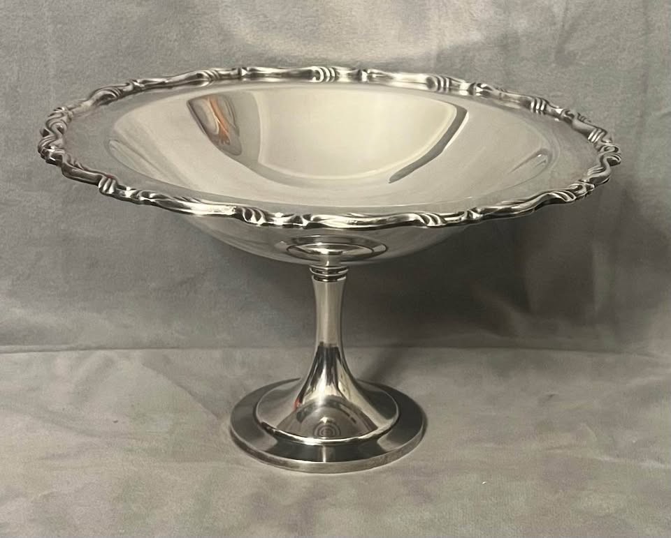 Vintage Oneida Royal Provincial Silver Plated Compote Pedestal Candy Nut Bowl
