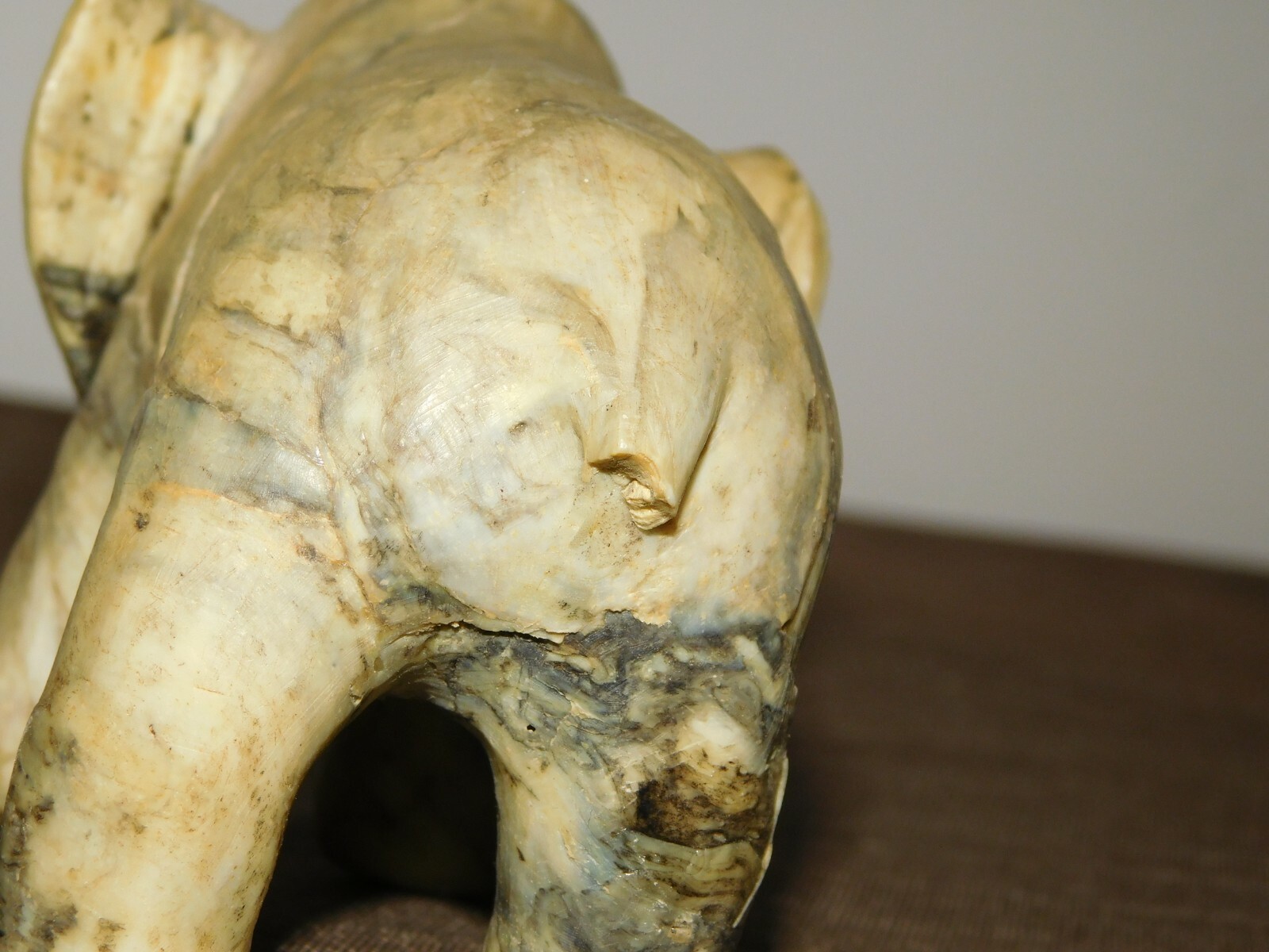 VINTAGE MADE IN PHILIPPINES CRUSHED OYSTER SHELL ELEPHANT *TAIL & TRUNK BROKEN*