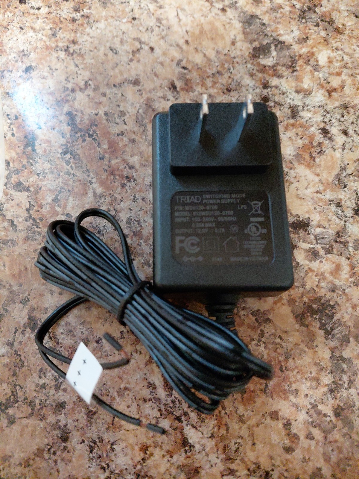 TRIAD Magnetics 376L WSU120-0700- NEW 12V 0.7A