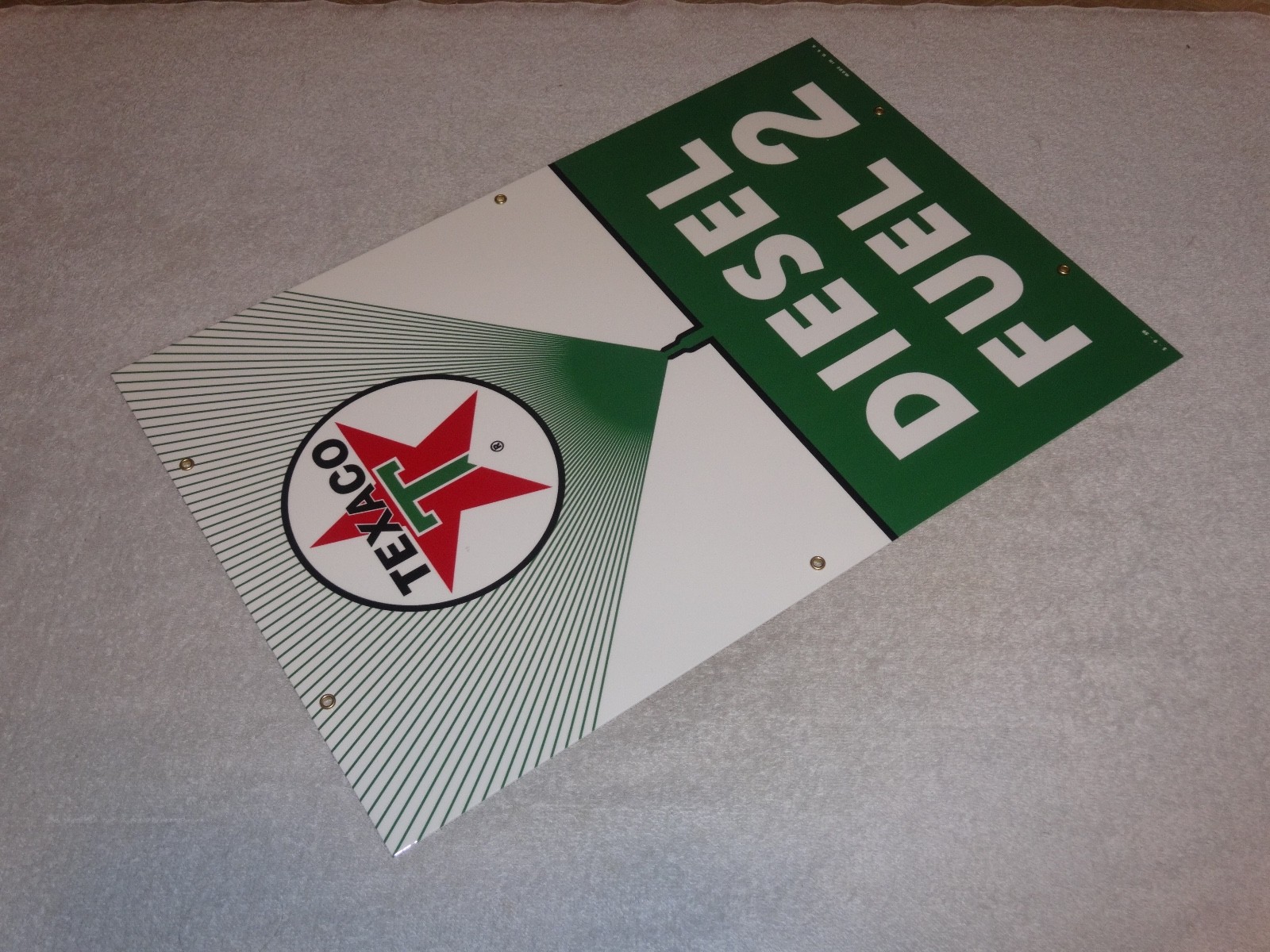 VINTAGE TEXACO DIESEL FUEL 2 GREEN SPRAYER 18" PORCELAIN METAL GASOLINE OIL SIGN