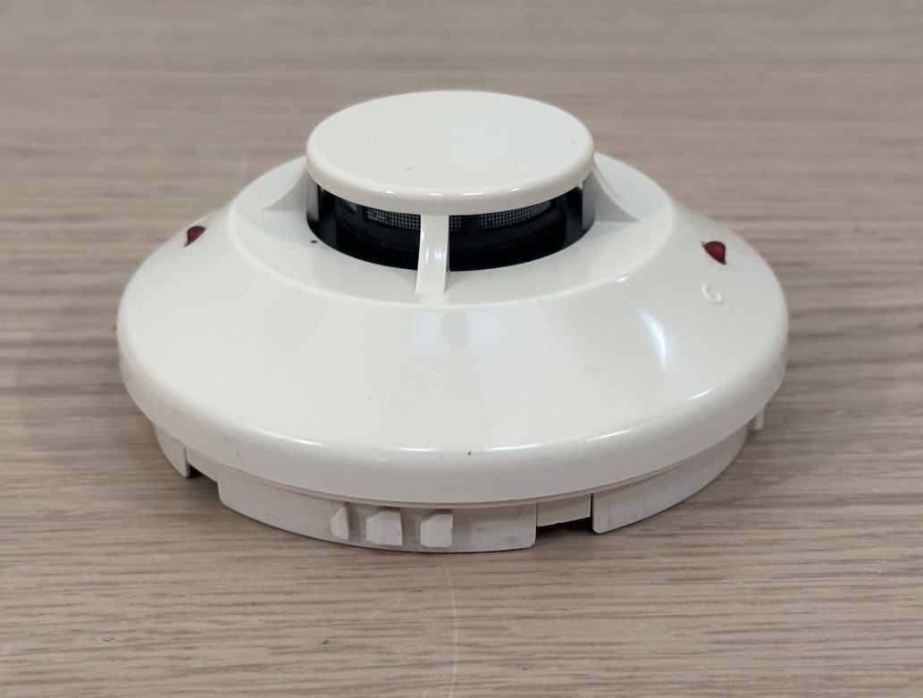 System Sensor 2151 Photoelectric Low-Profile Smoke Detector Head