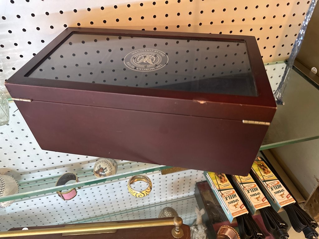 Danbury Mint Morgan Silver Dollar Collection Case