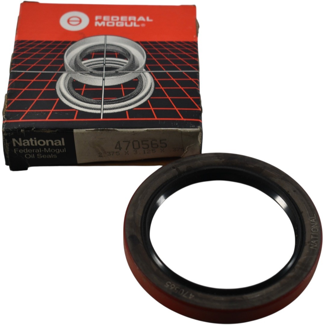 NEW National 470565 Oil Seal 2.375 inch ID 3.130 inch OD 0.375 inch Width