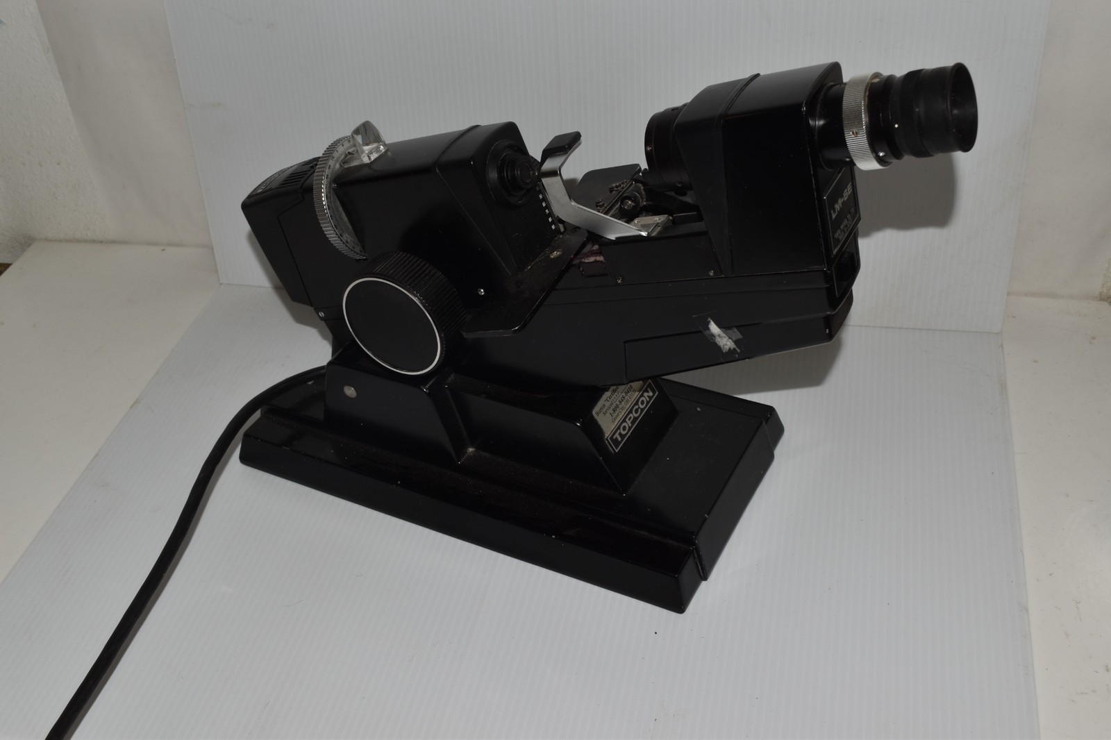 TOPCON LM-6E MANUAL LENSOMETER (AYK53)