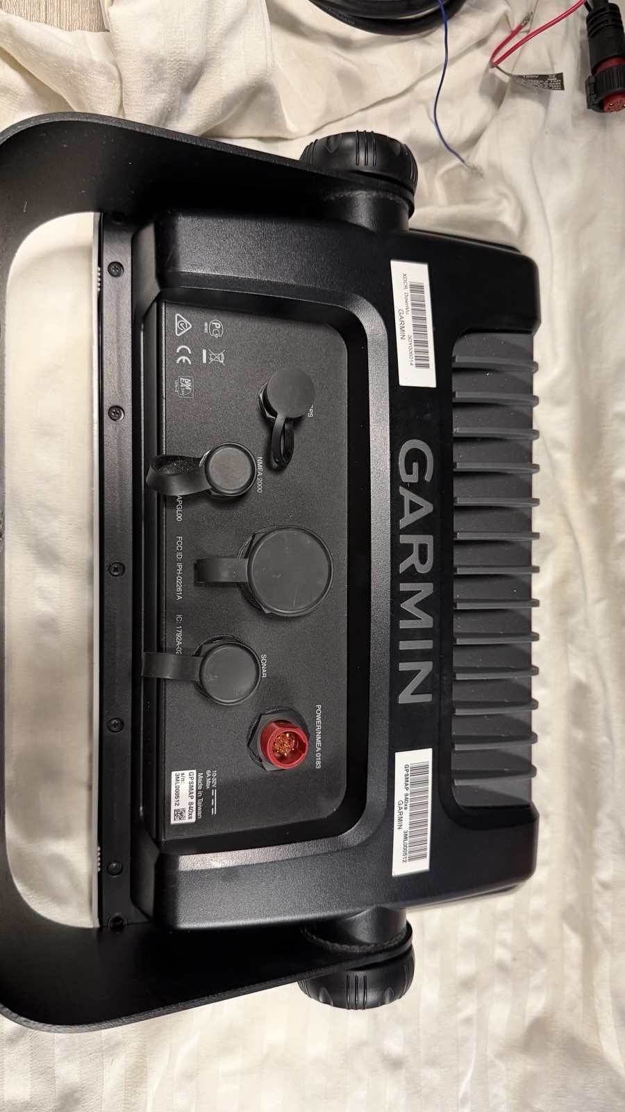 Garmin GPSMAP 840xs Chartplotter MFD Display w/ SunCover and cord