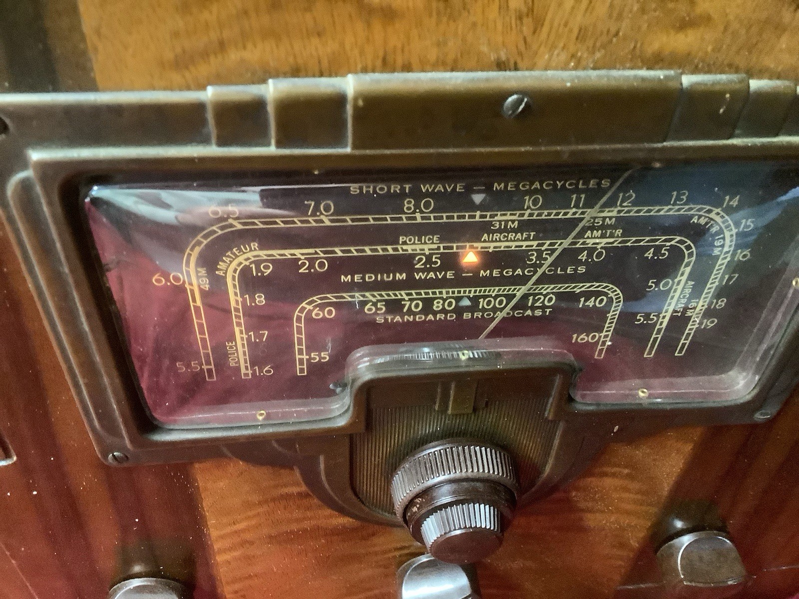 1936 RCA Model 6T2 Tube Type Tombstone Wood Radio Works Good Condition BC SW