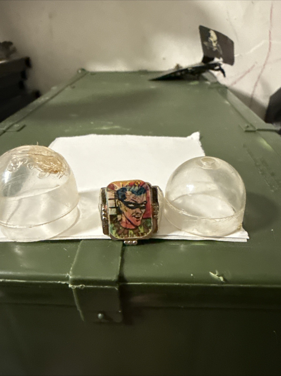 Vintage 1960's Vari-Vue Batman Robin Riddler Plastic Flicker Ring