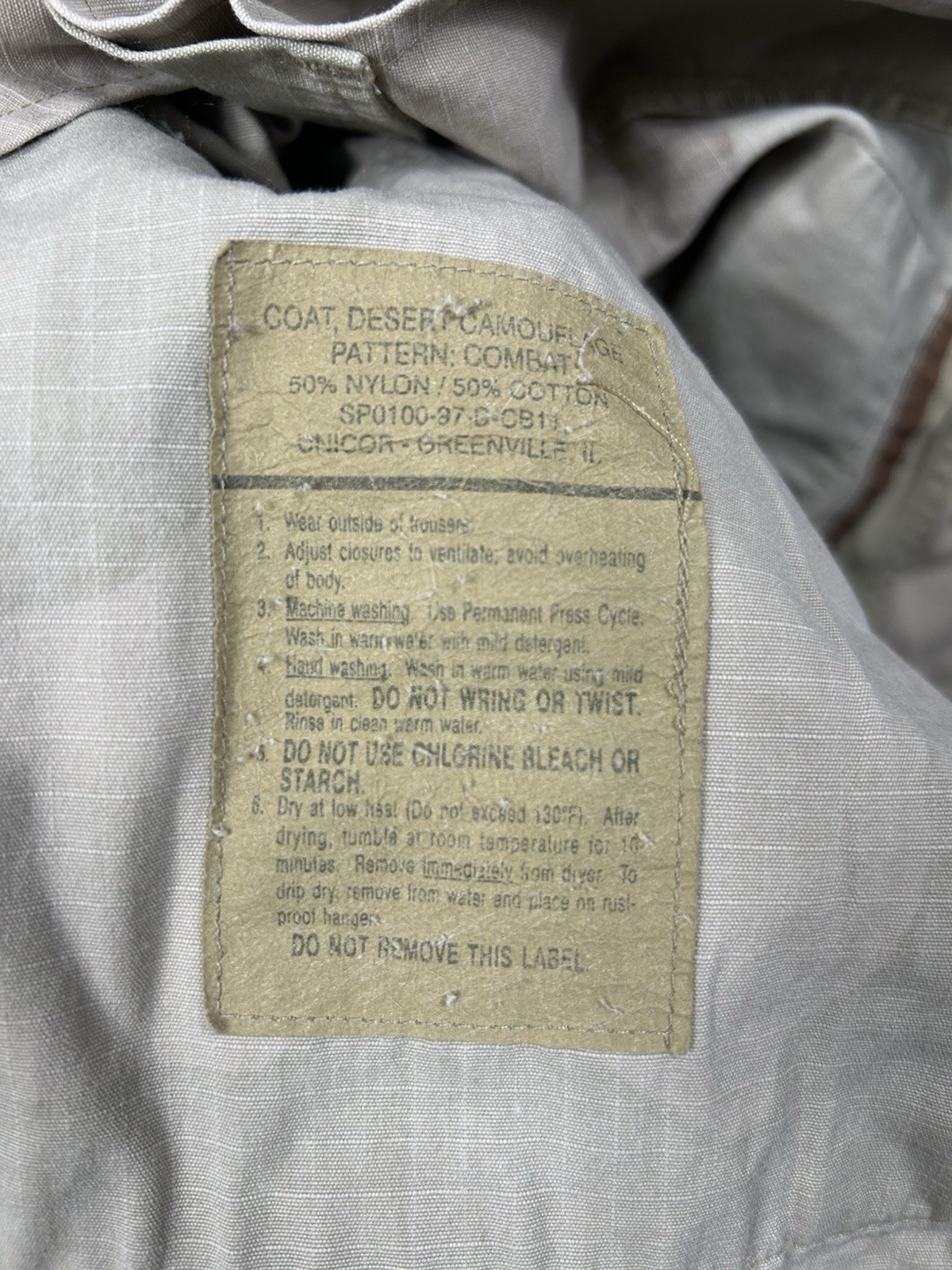 US Army Coat Desert Camouflage Pattern Combat Patches Small Short Vintage 1997