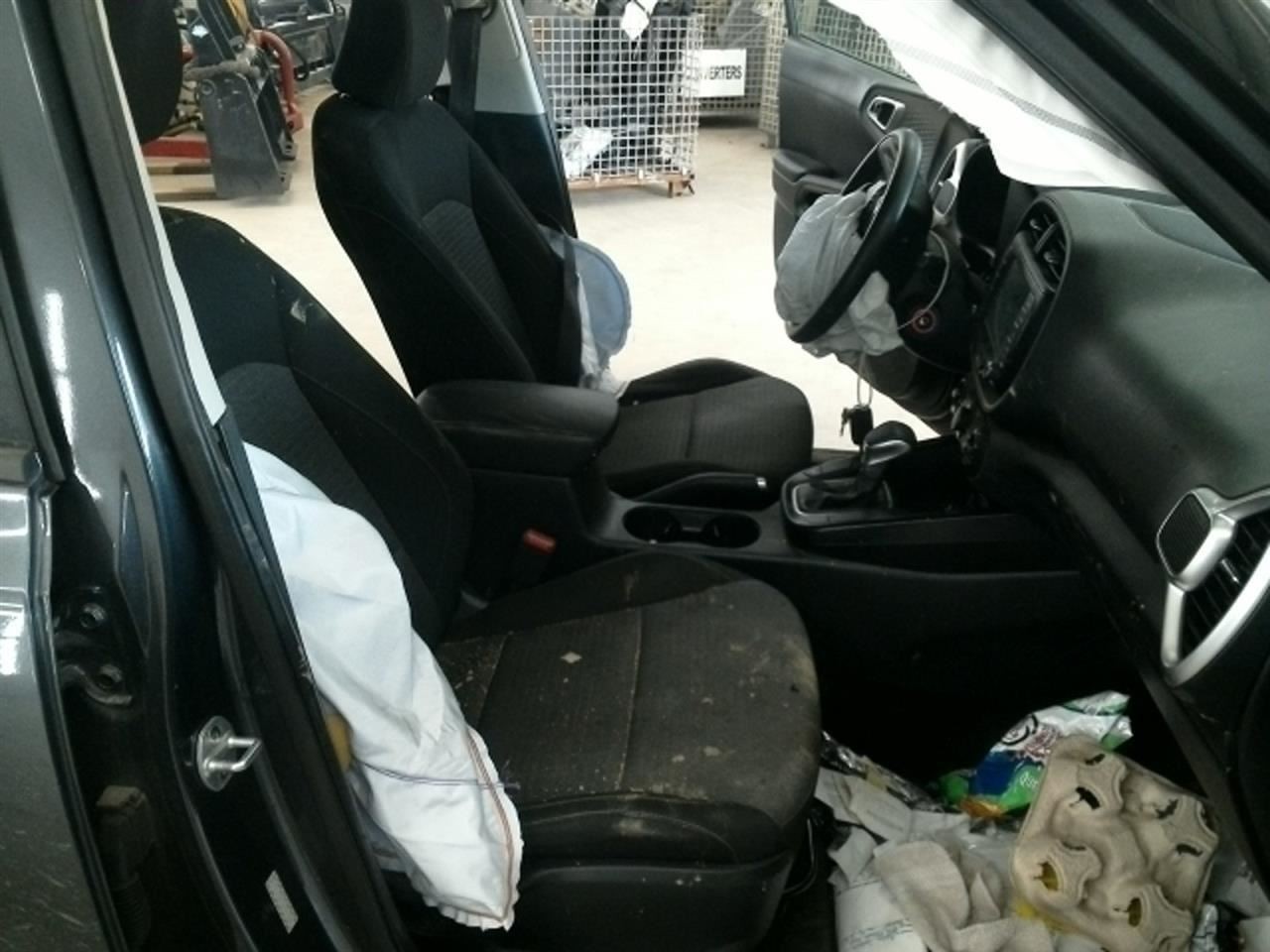 SOUL 2020 Fuse Box Cabin 104866525