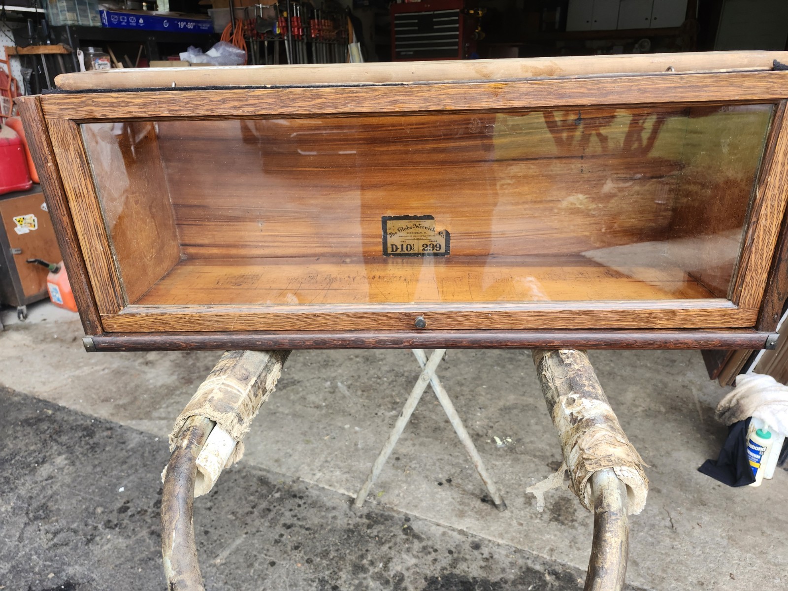 Globe-Wernicke Tiger Oak D 10 1/4 Grade 299 Section