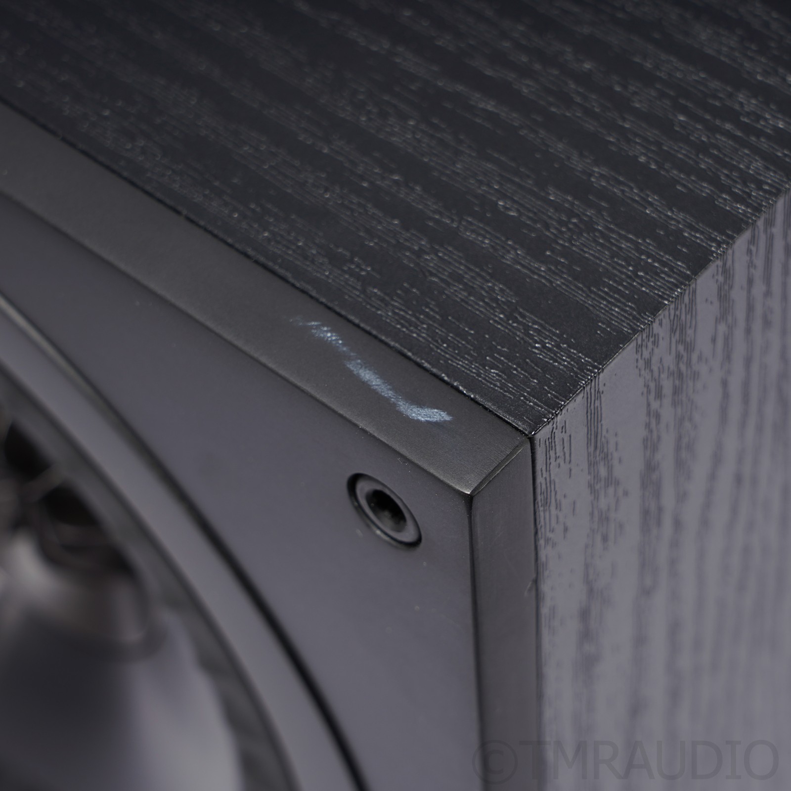 KEF Q100 Bookshelf Speakers; Black Pair