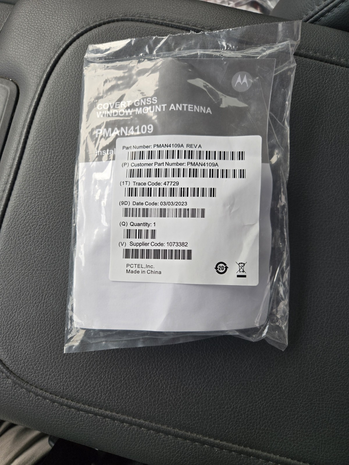 Motorola PMAN 4109A Covery GNSS Window Mount Antenna