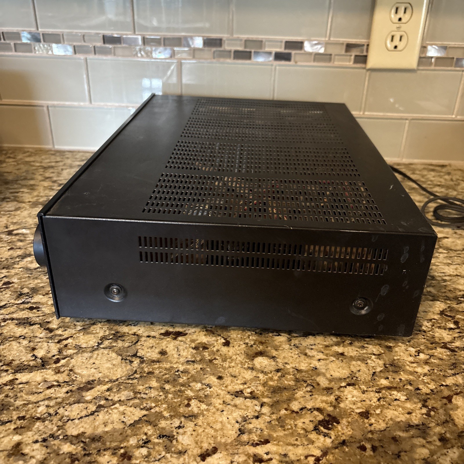 Yamaha A-27 Natural Sound Stereo Amplifier. Works. Read