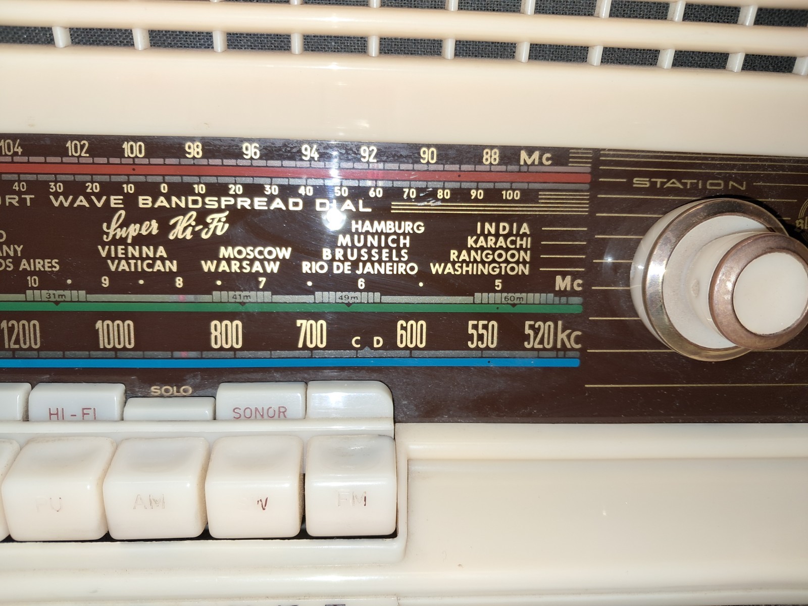 Vintage Blaupunkt Verona 20103 German Tube Radio AM/FM/SW - 1960's --- WORKS ---