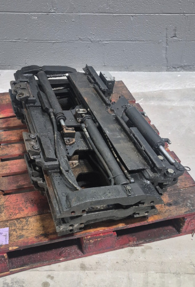 Cascade Class 2 Side Shift Fork Positioner – SPR229749-Z-RI – 5,000 lb Capacity