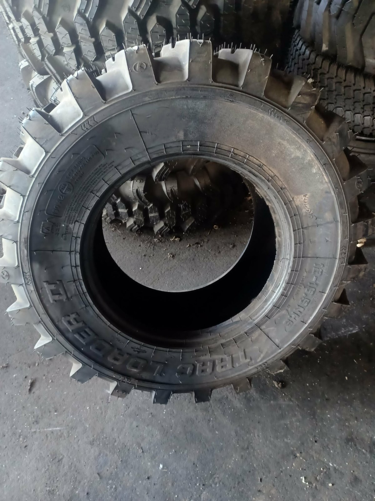 12x16.5 TIRE R-4 NEW COSMETIC BLEM 6PLY 12165 12 16.5