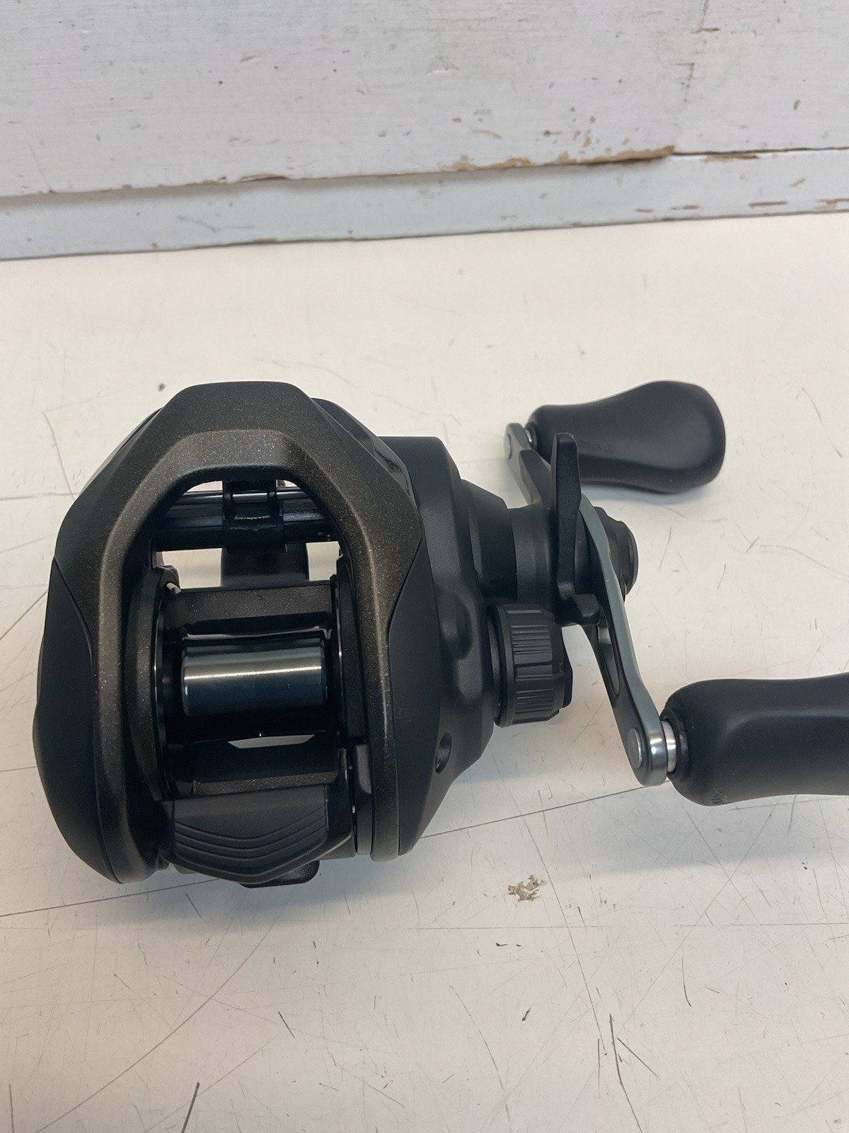 SHIMANO "CAIUS-150-HG-C" BAITCASTER--7.2.1. GR--R-HAND (NO-BOX)