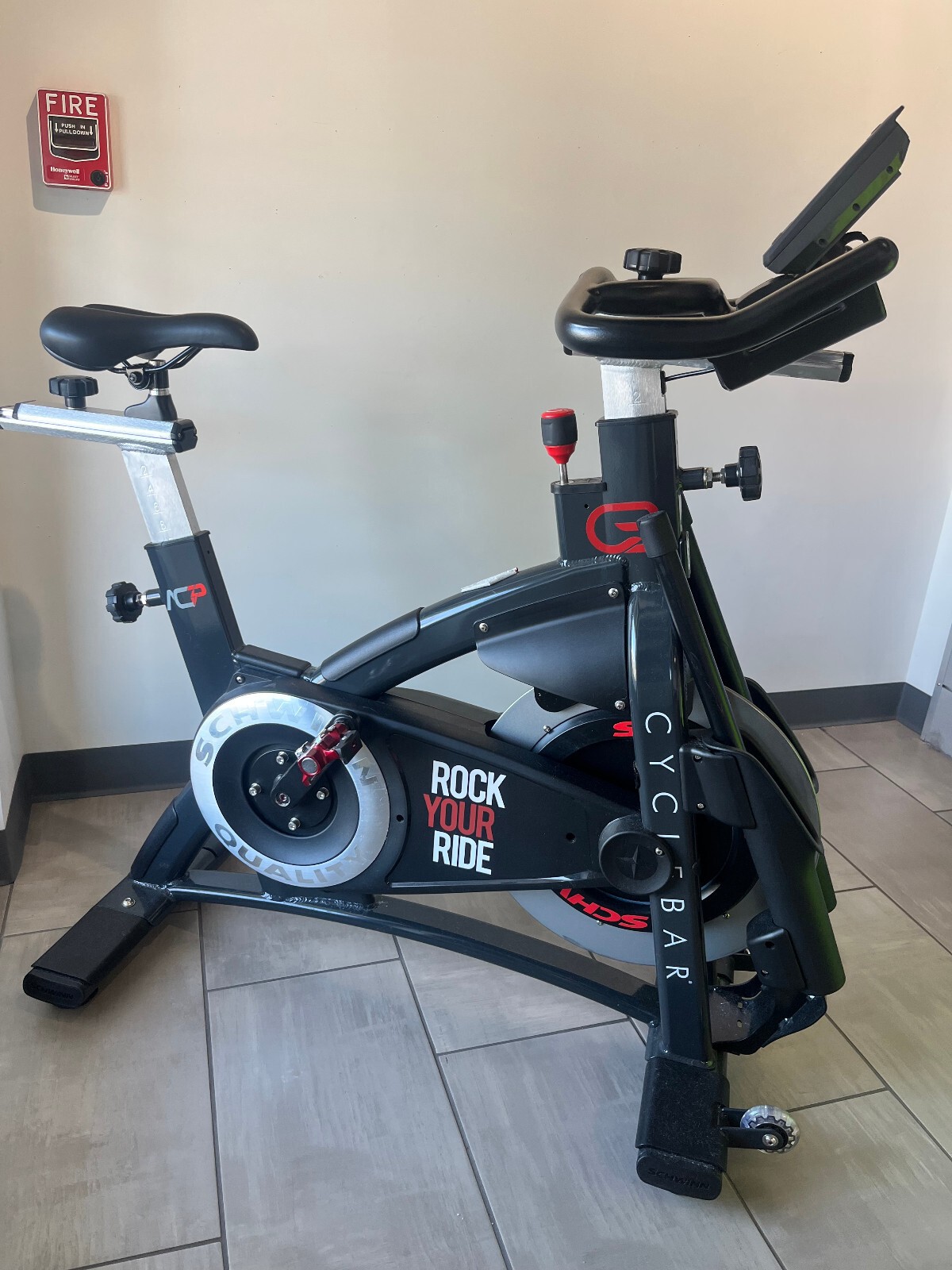 Schwinn AC POWER Exercise Bikes CARBON BLUE Indoor Cycling Gym CARDIO Yoga HIIT