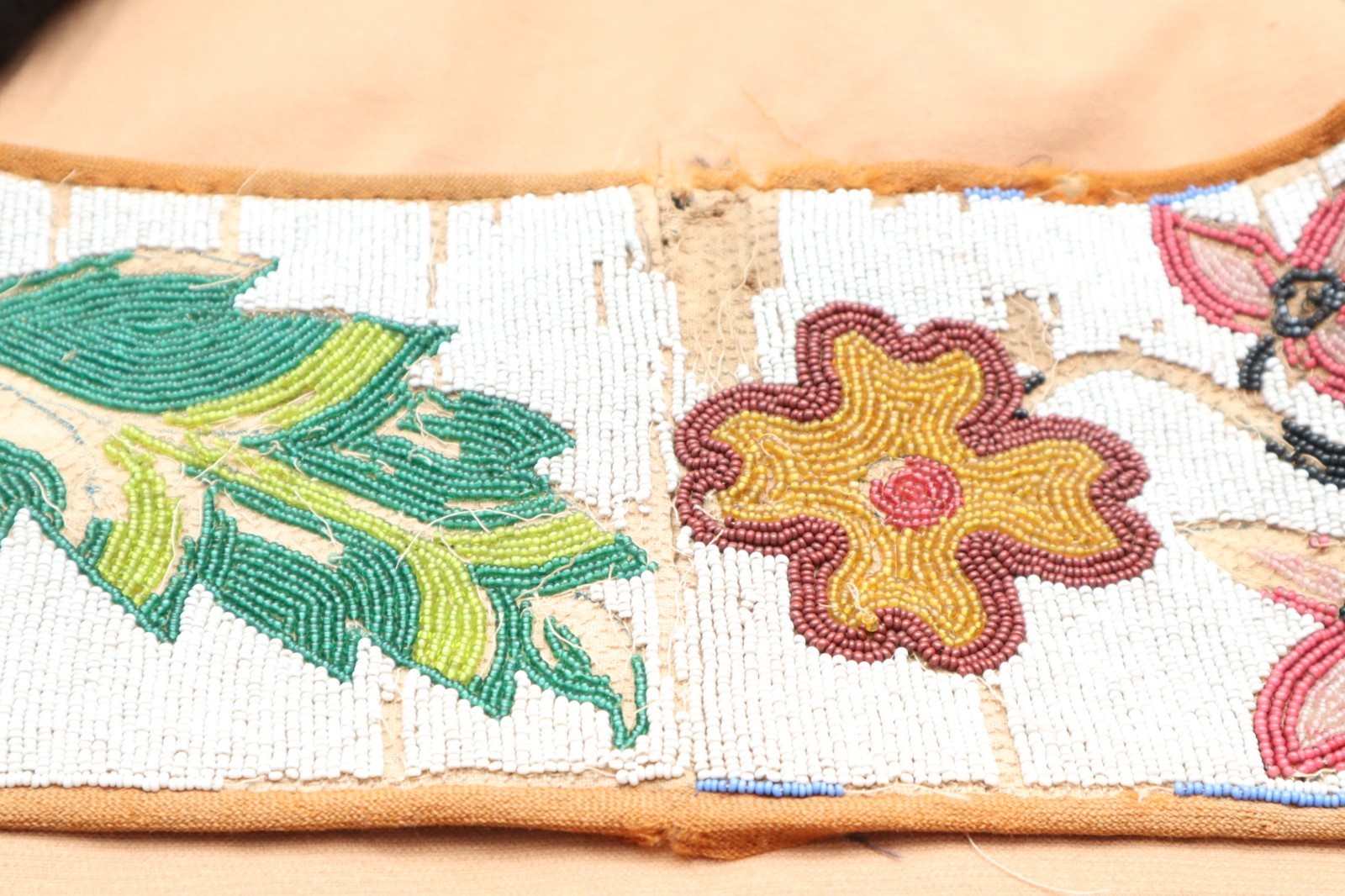 Antique GREAT LAKES Bandolier Beaded Bag Chippewa Ojibwe Flowers Native American