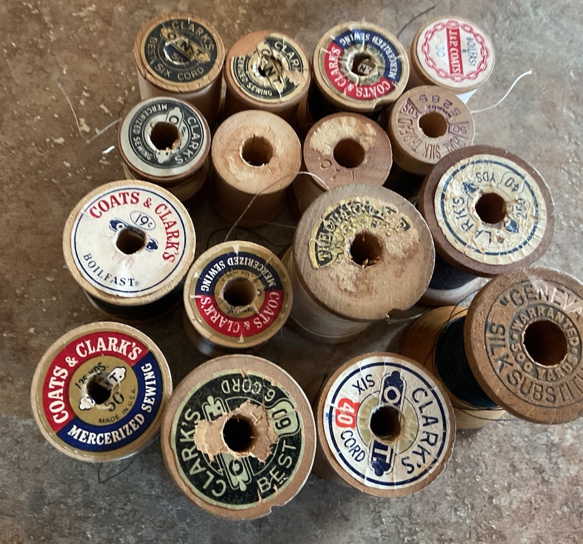 Vintage Wooden Sewing Thread Spools A Lot Of 16 Mixed