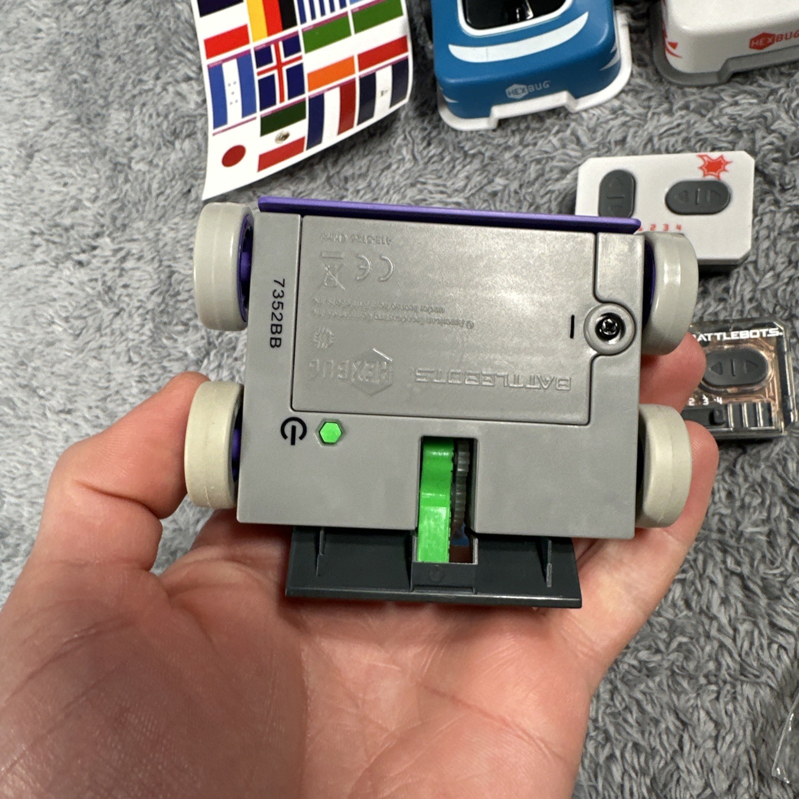 Lot 4 HEXBUG BATTLEBOTS 2 Remotes Stickers And Soccerballs Robots Toys Learning