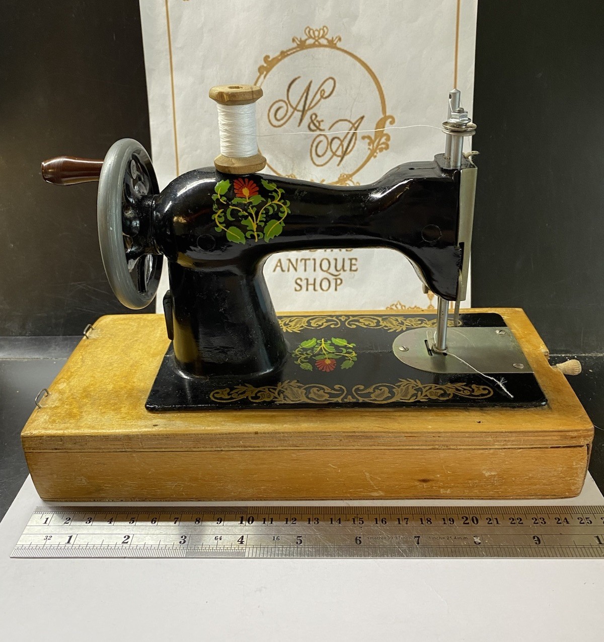 VINTAGE Original Children Toy Mini Sewing Machine In The Bakelite Case Working