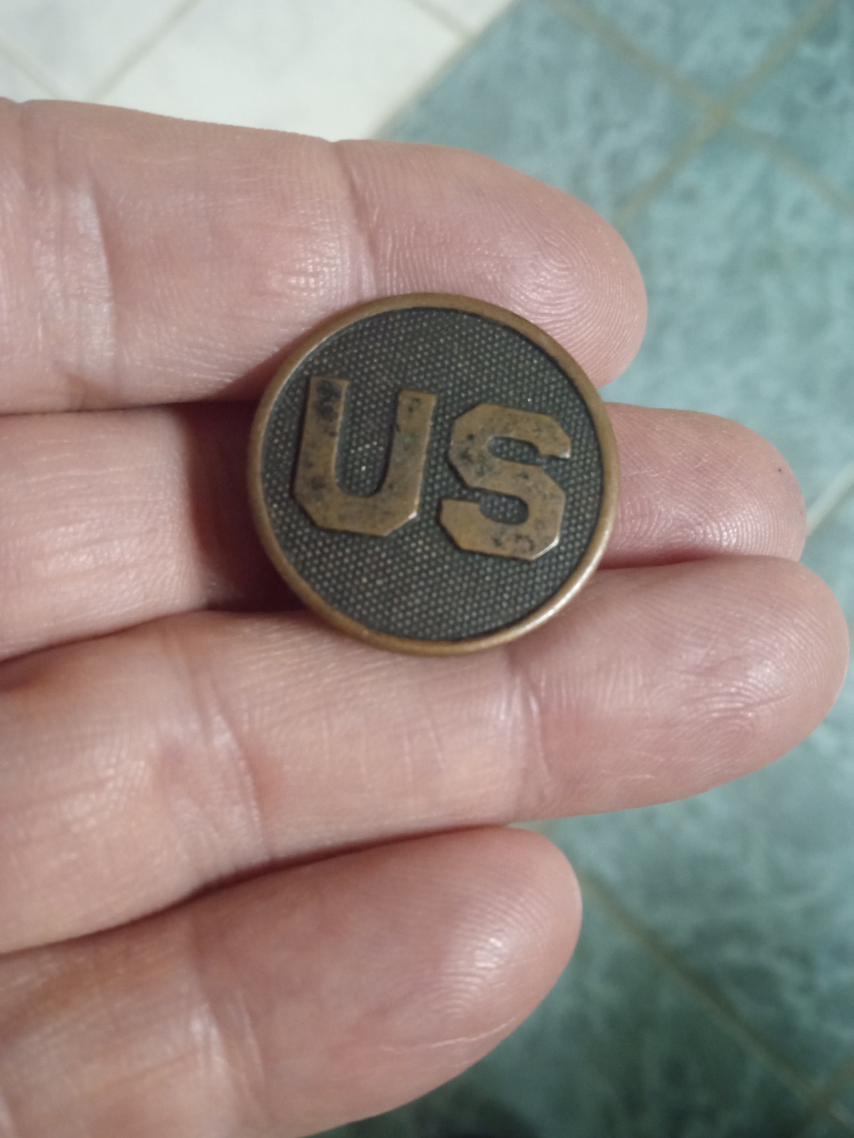 WW1 US collar disc, darkened, disk, pin, insignia, brass, type 1