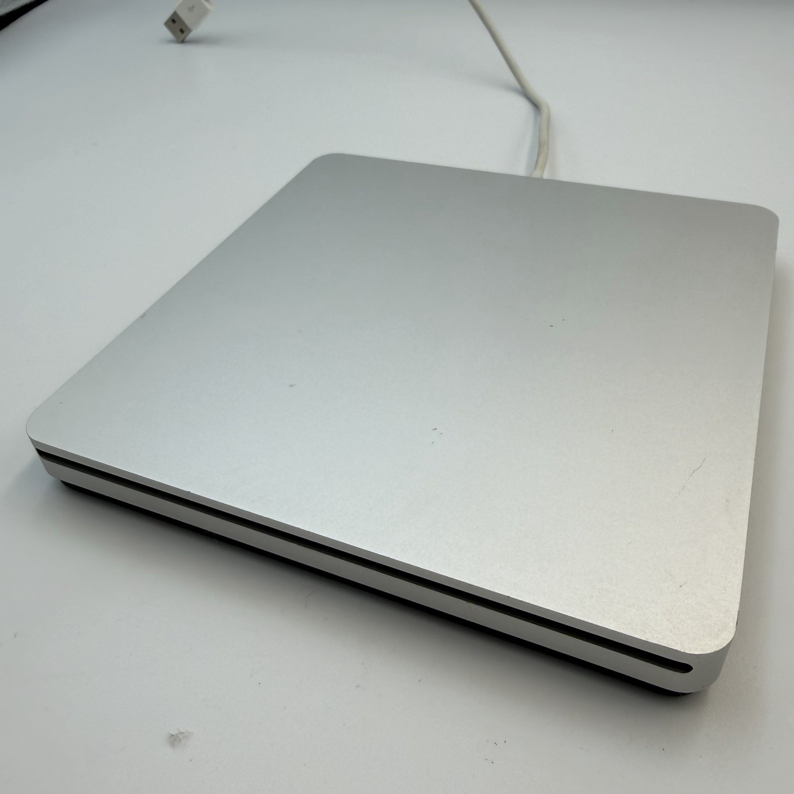 Apple USB SuperDrive Slot-loading CD & 8x DVD Read / Write A1379 24X CD Read