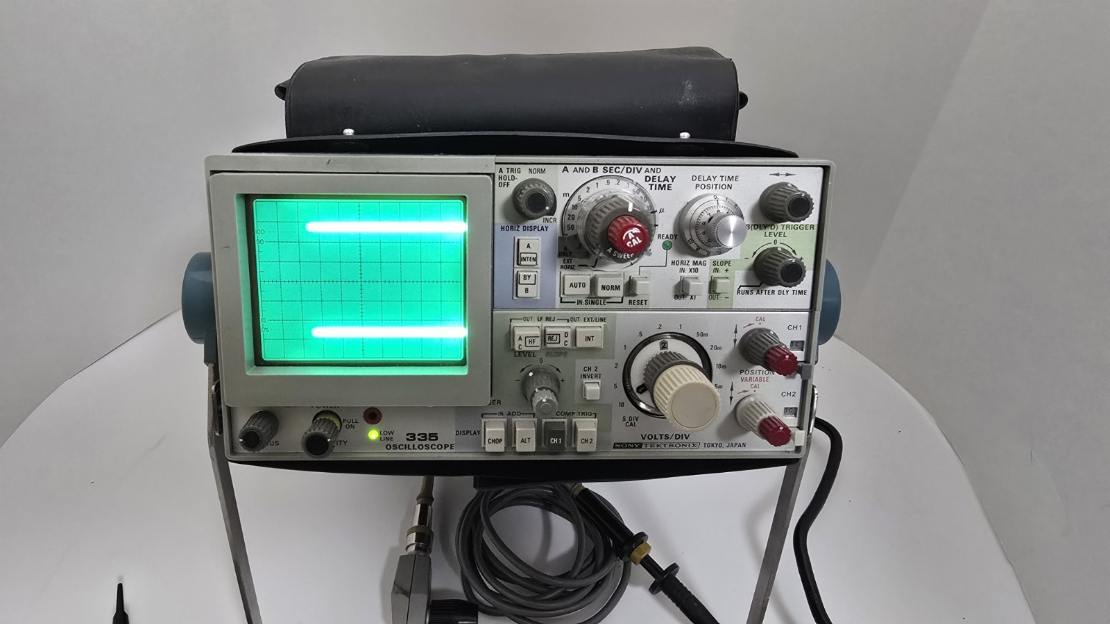 Sony Tektronix 335 Oscilloscope - Dual trace 35MHz small portable W/3 Probes