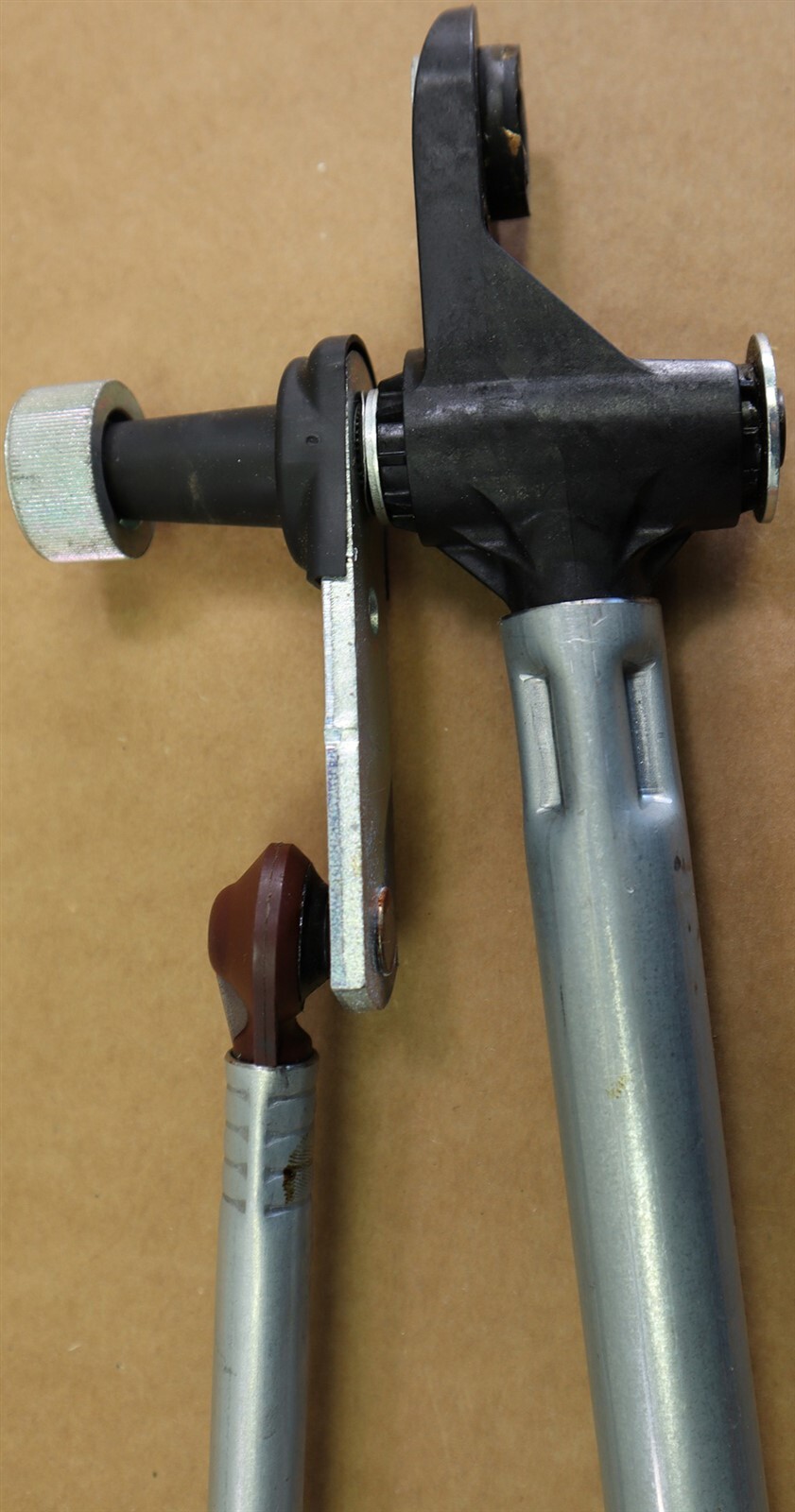 OE Windshield Wiper Linkage Arm and Pivot Shaft Assembly Transmission FORD OEM