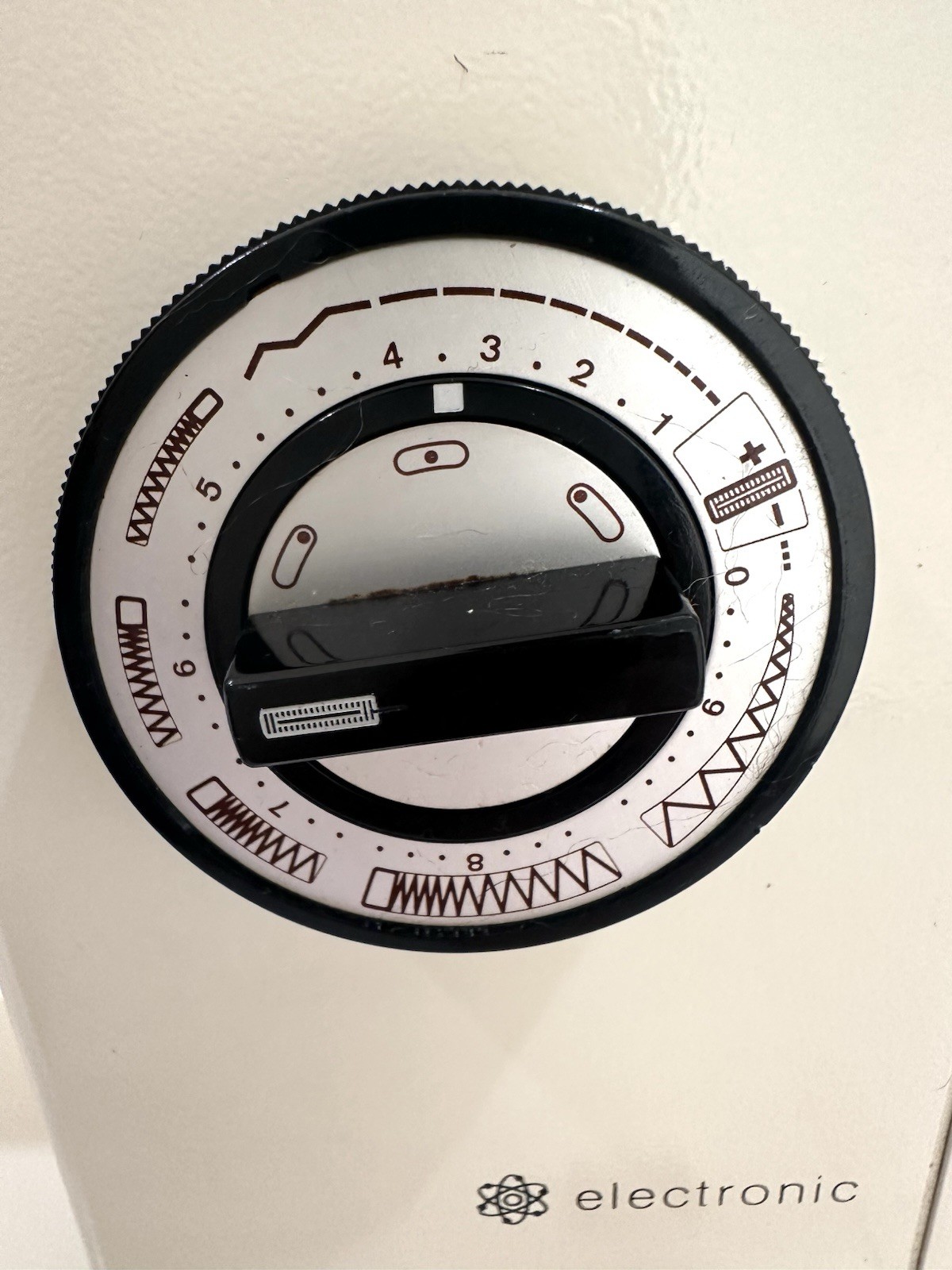 Pfaff Heavy Duty MetalSewing Machine 1222-E No Pedal or Cord -Parts Untested