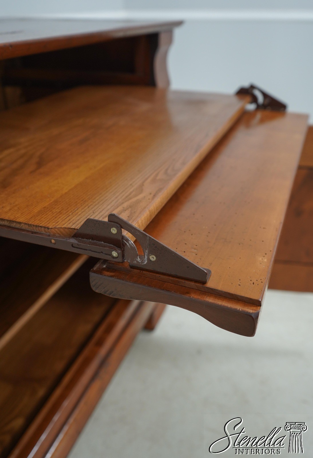 L61269: Italian Continental Style Distressed Finish Cabinet