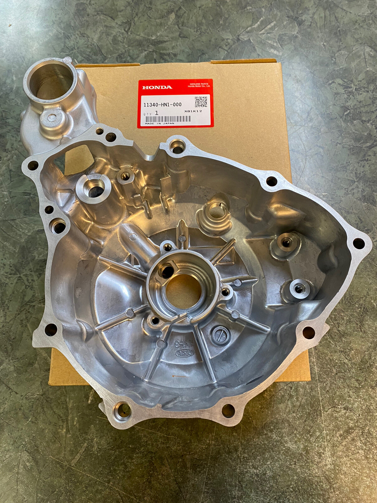1999-2007 Honda TRX400EX Left Crankcase Stator Magneto Cover OEM 11340-HN1-000