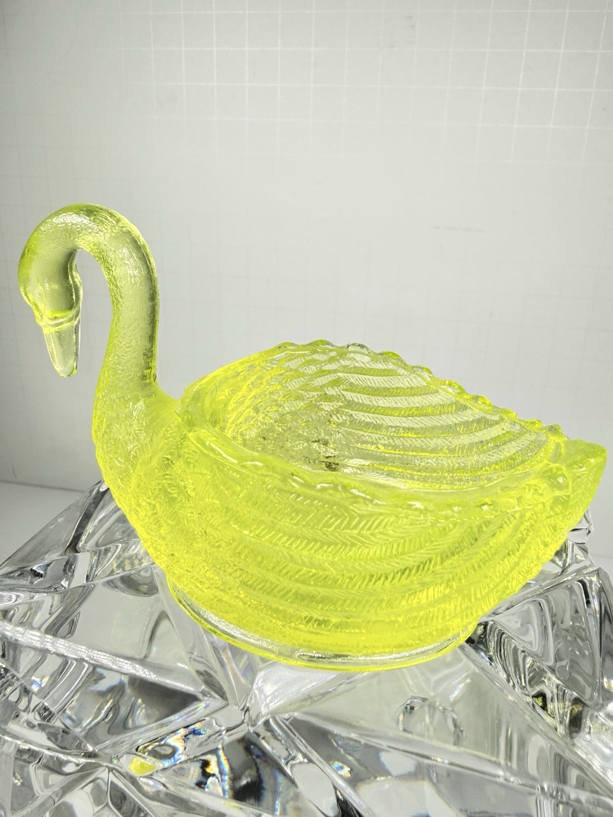 3 7/8" SWAN SALT DIP OPEN CELLAR CANARY YELLOW VASELINE GLASS