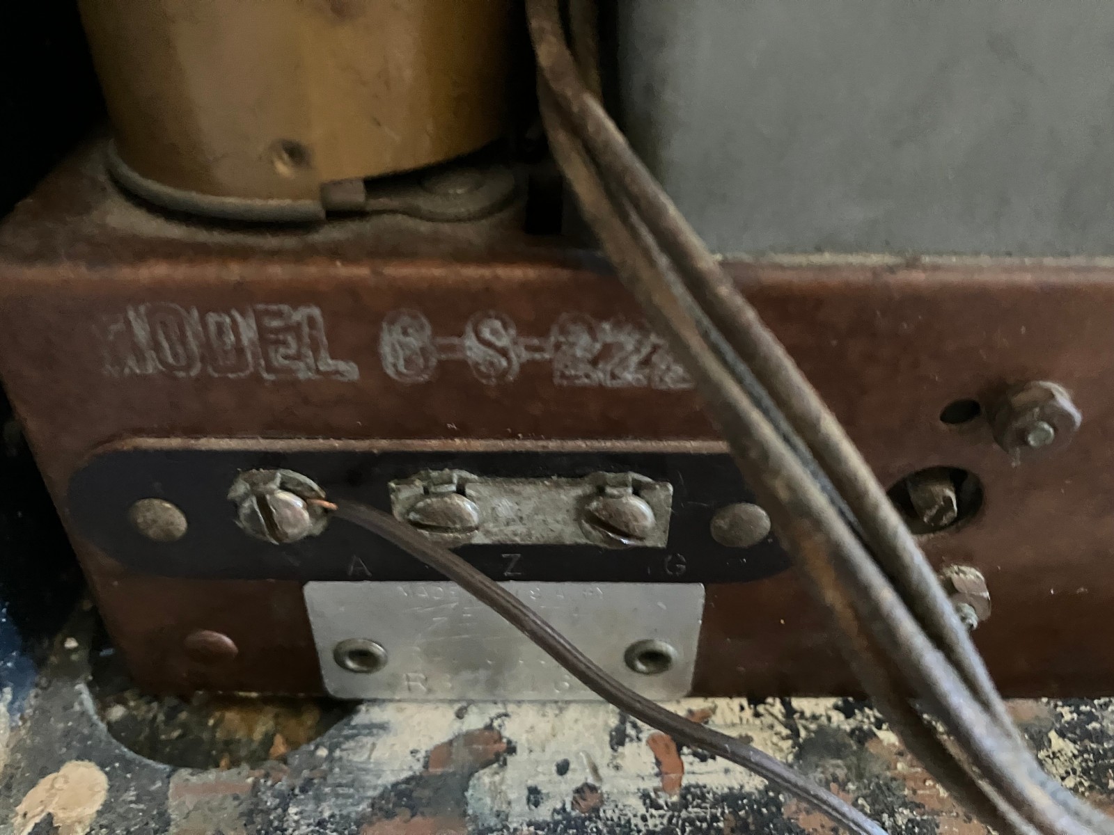 FABULOUS BLACK DIAL ZENITH CUBE MULTI BAND TUBE RADIO - Great Condition & WORKS