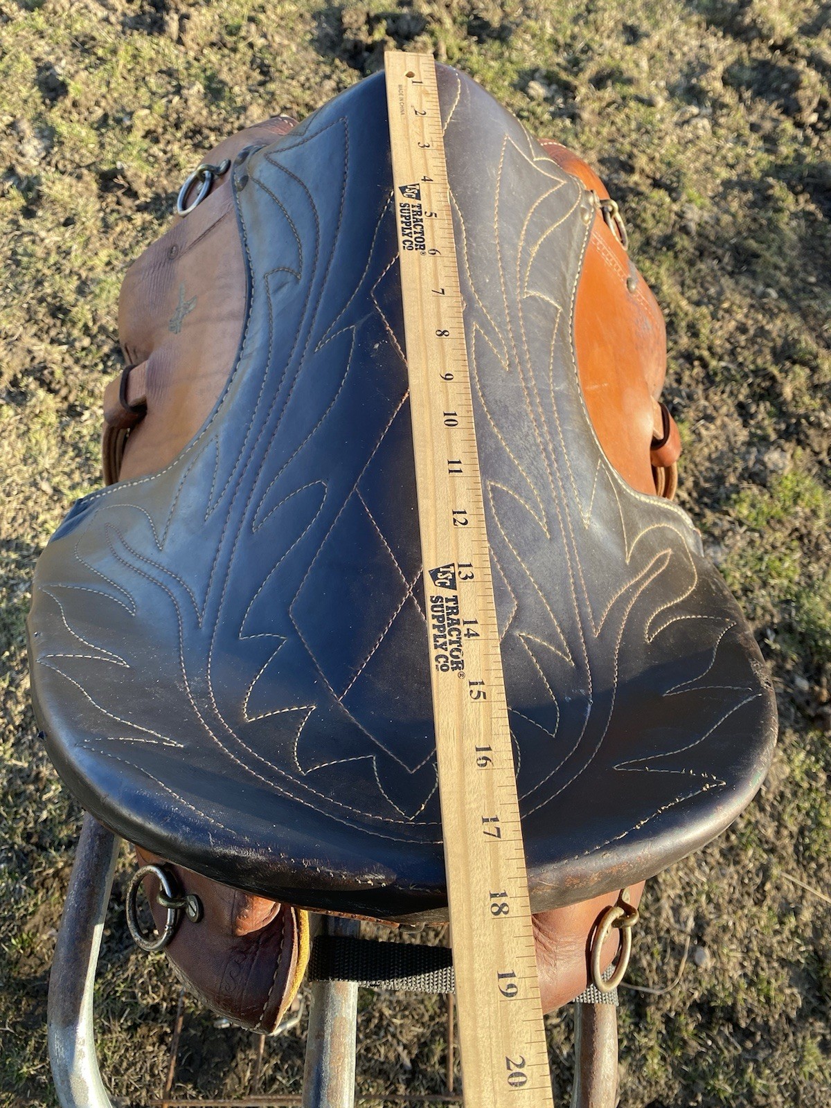 Used 17.5" Renegade Buena Vista gaited horse plantation saddle