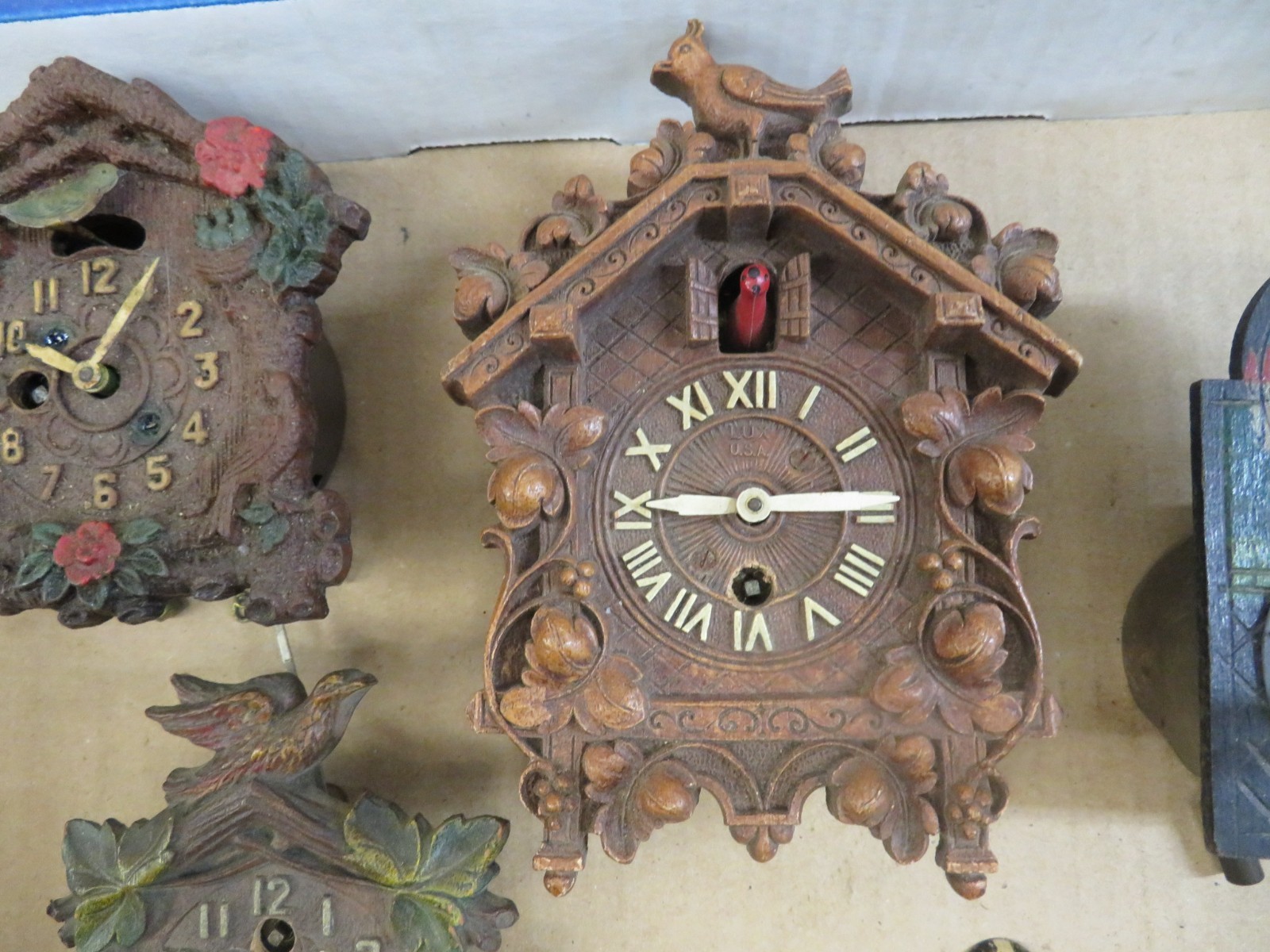 Lot of 4 Lux and Keebler Clocks for Parts