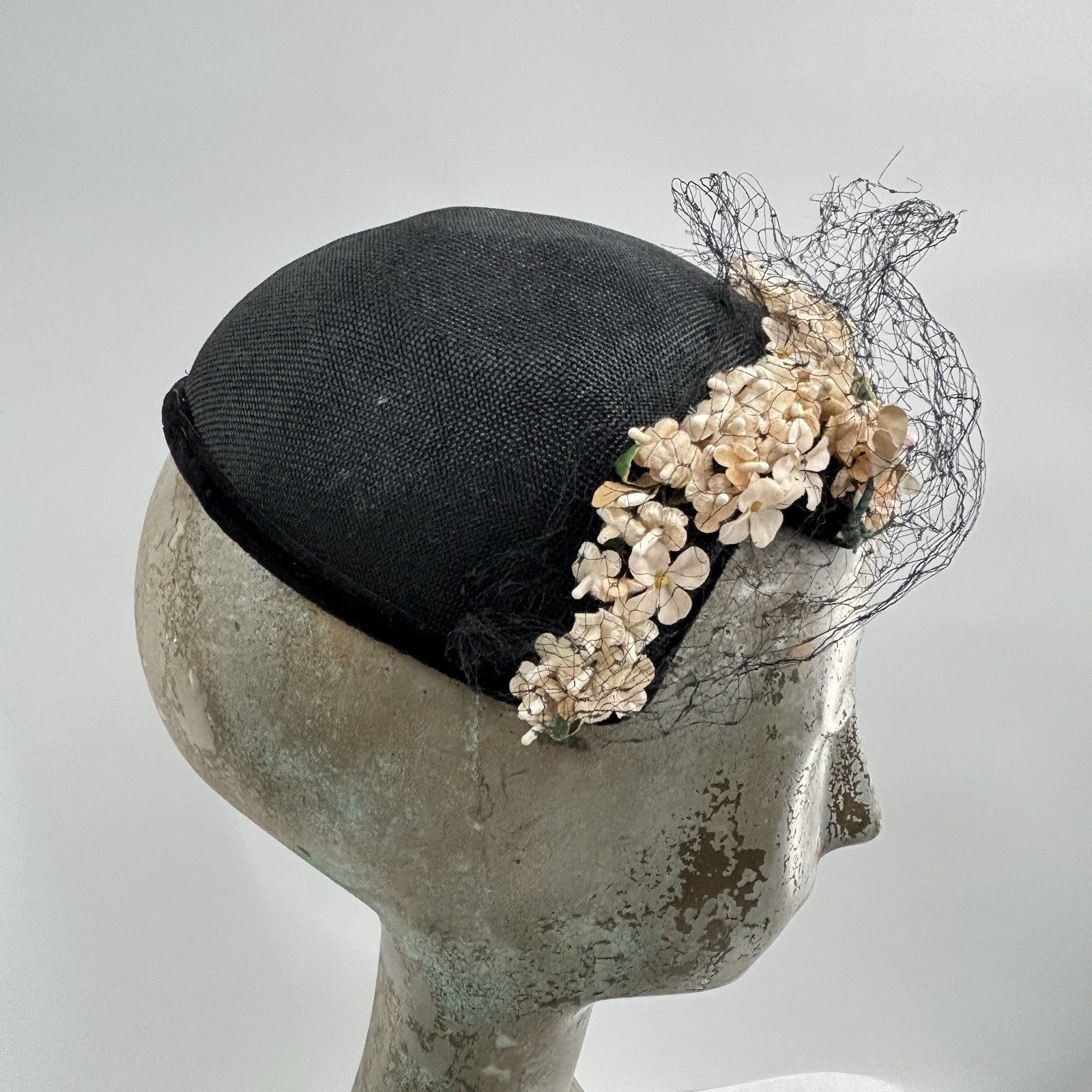 Vtg 60s Black Floral Hat Veil Pillbox Cocktail Garden Party