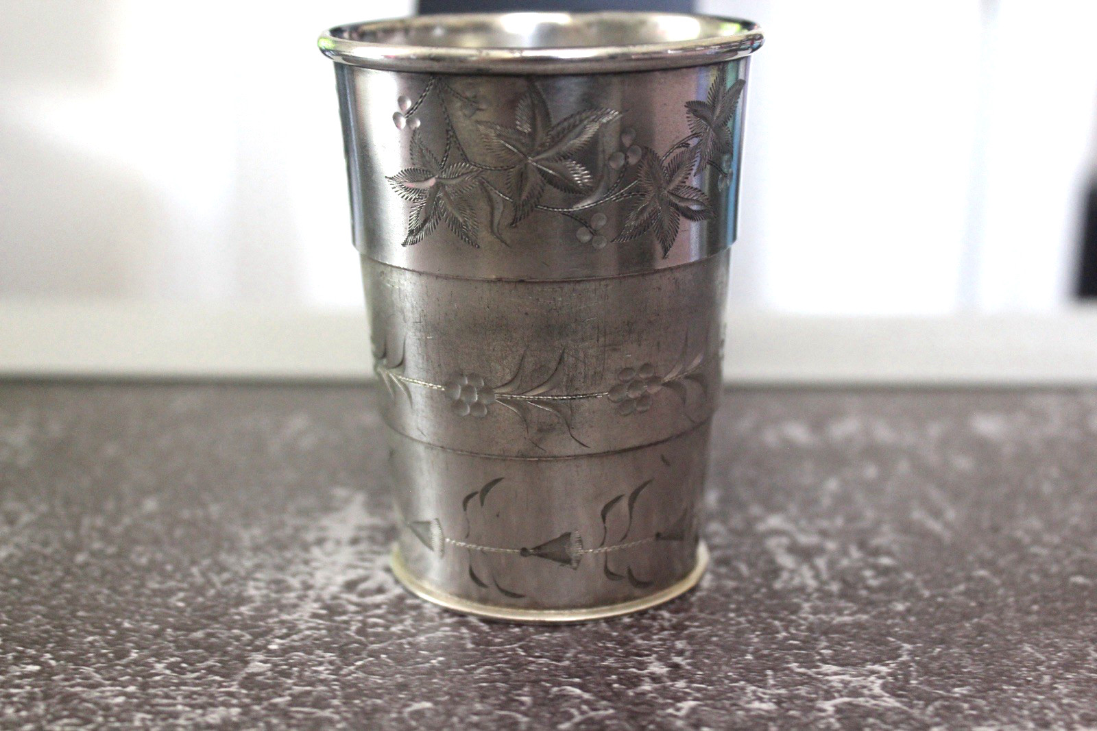 Pairpoint Mfg Co Collapsible Cup Quadruple Silver plate with Leather Case