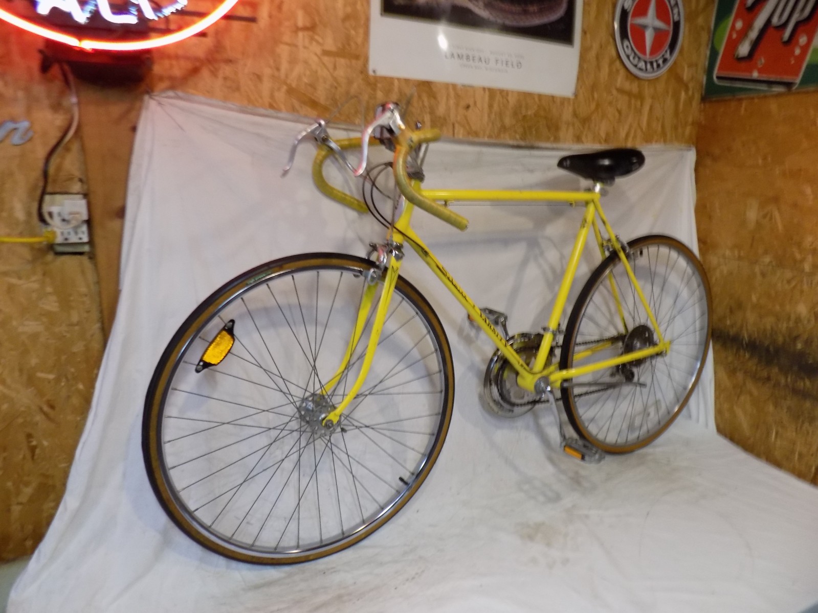1975 SCHWINN VARSITY MENS 10-SPEED ROAD BIKE VINTAGE CONTINENTAL KOOL LEMON 27