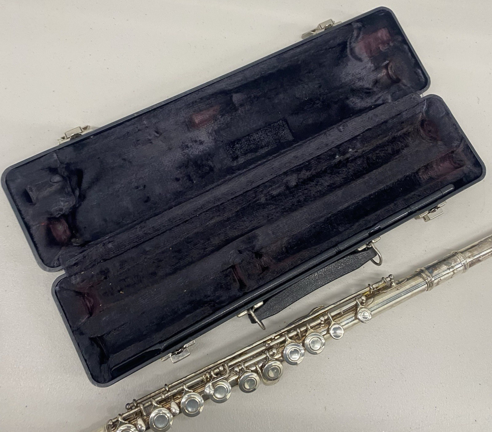 Armstrong 104 USA Flute USED UNTESTED FREE SHIPPING