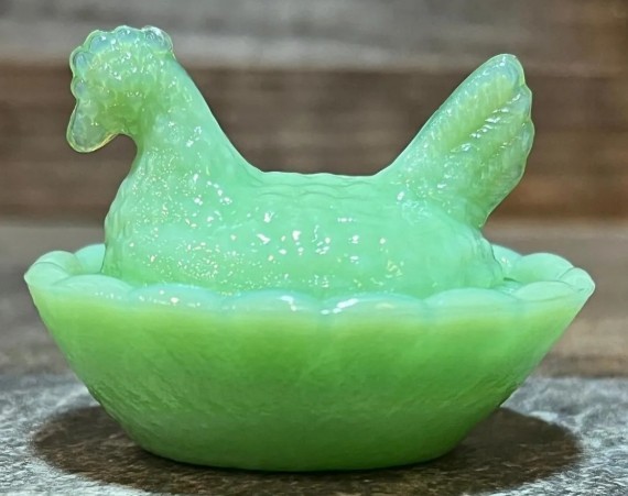 Jade mini hens on nest  FREE SHIPPING