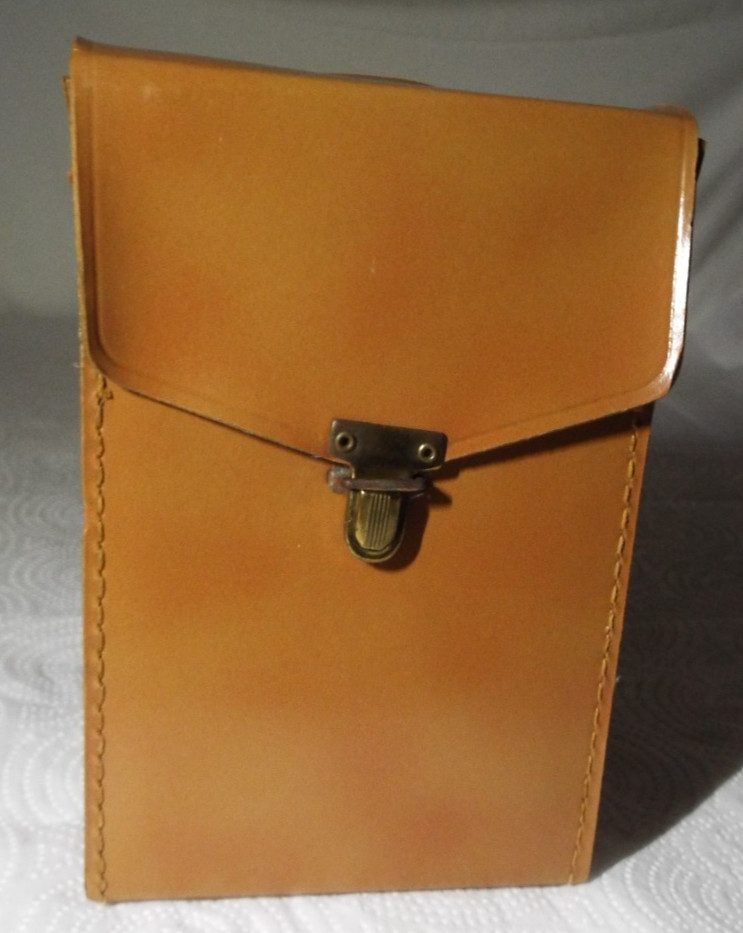 VINTAGE 1950's EMERSON 888 VANGUARD NEVABREAK POCKET RADIO "WORKS GREAT" READ!!!